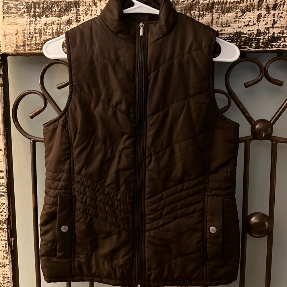 Jane Ashley. Brown. Puffer vest. Women’s M.